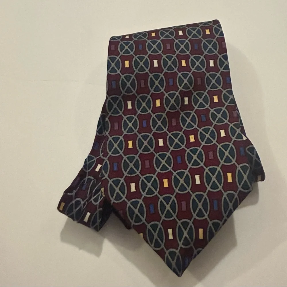 Oscar de la Renta neckwear Couture imported silk geo printed tie USA preppy